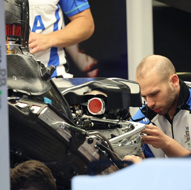 レーシングブルズVCARB 03