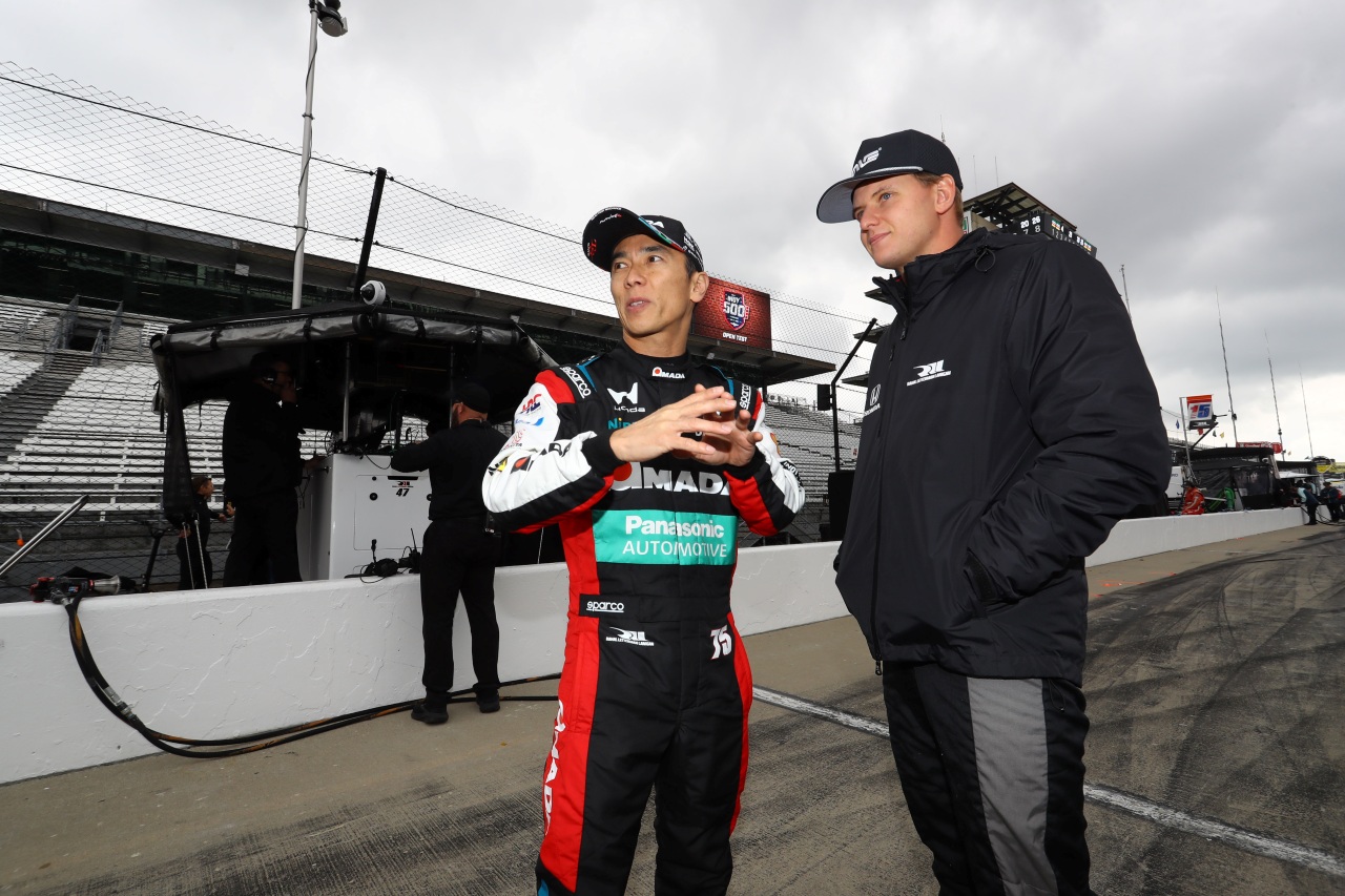 佐藤琢磨、インディ500テストで初日3番手の快調「集団のなかでも安定」と進歩を実感、コースでキツネとニアミスも