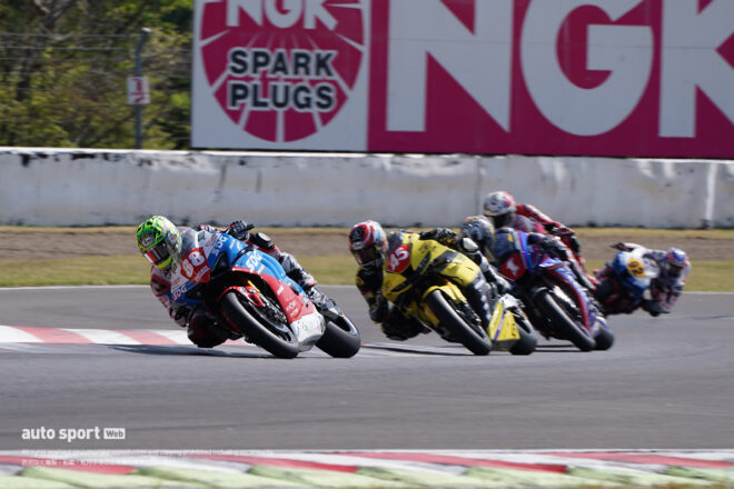 水野涼、背後に迫る中須賀の「プレッシャーを感じながらのレース」を逃げ切って開幕3連勝／全日本ロード第2戦SUGO JSB1000