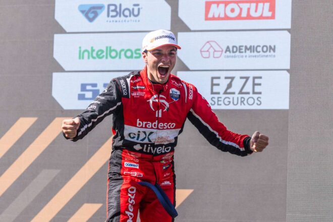 トヨタ陣営の22歳がスプリントで初優勝。ピケJr.やバリチェロを抑え、サラスが日曜を制覇／SCB第3戦