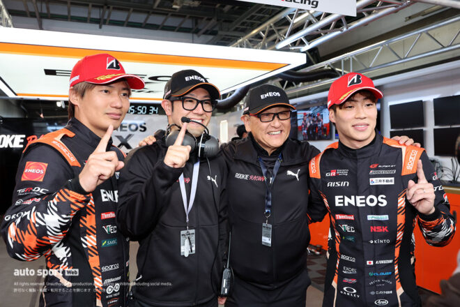 大嶋和也、豊田大輔ゼネラルマネージャー、モリゾウ、福住仁嶺（ENEOS X PRIME GR Supra）