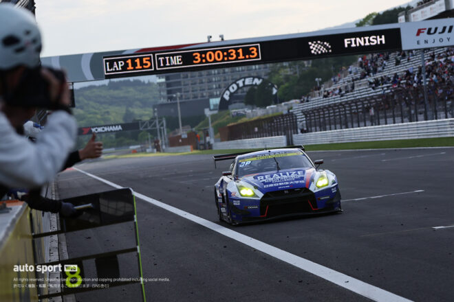 オリベイラ＆木村の新コンビが爆走、KONDO GT-Rが3年ぶり美酒。スバルBRZにトラブル【GT300決勝レポート】