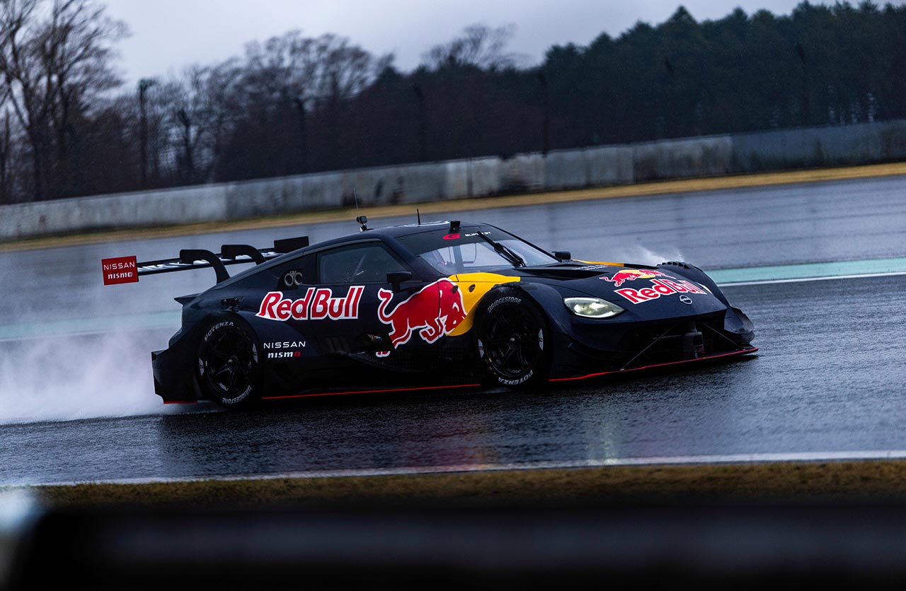 【動画】四度のワールドチャンピオン、マックス・フェルスタッペンが富士スピードウェイでGT500をドライブ。三宅淳詞のタイムに挑戦！