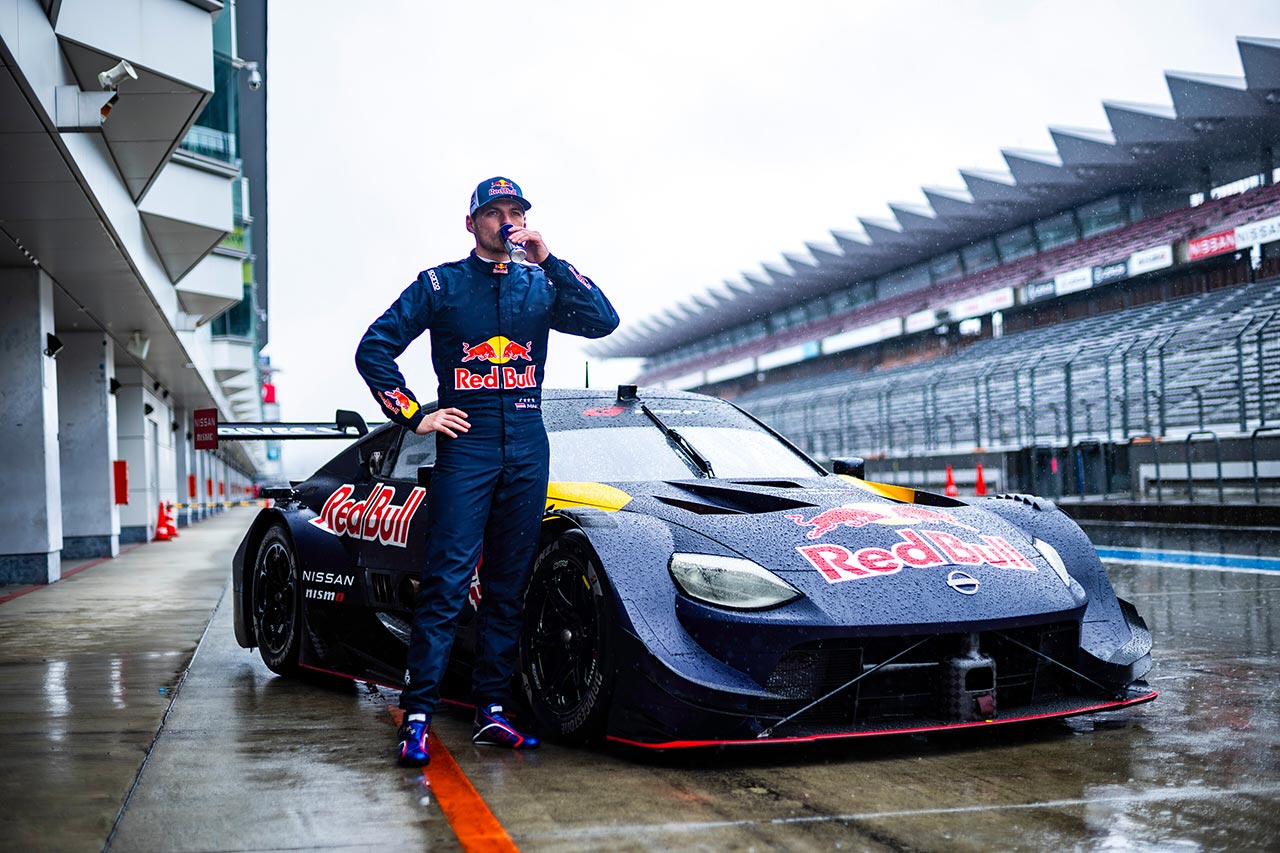 【動画】四度のワールドチャンピオン、マックス・フェルスタッペンが富士スピードウェイでGT500をドライブ。三宅淳詞のタイムに挑戦！