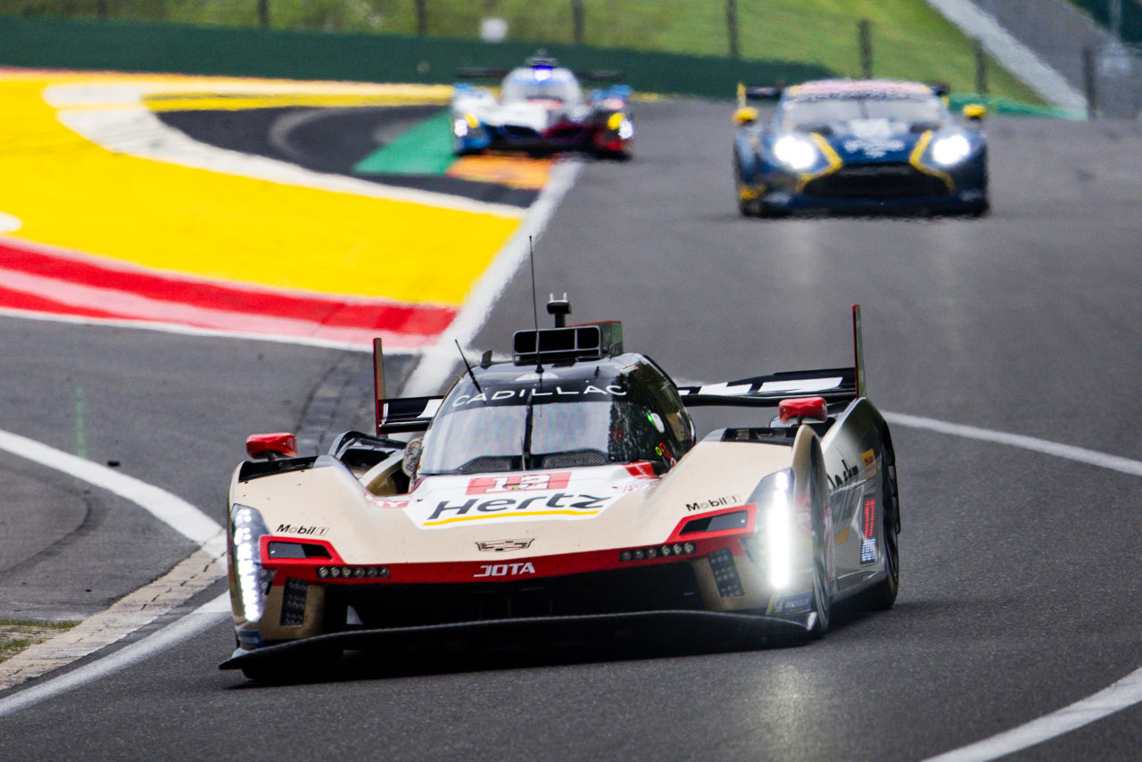 キャデラックが僅差でフェラーリを上回る。13番手トヨタまでが1秒以内にひしめく接戦【WEC第2戦FP3レポート】