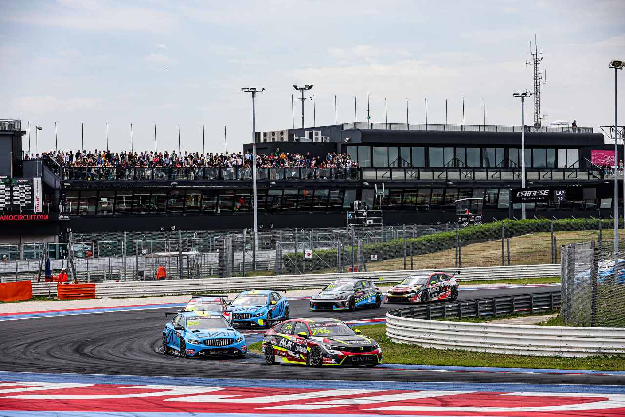 ヒョンデ陣営好発進。初登場『プリフェイスTCR』はマ・キンファの手でデビューウイン／TCRワールドツアー開幕戦
