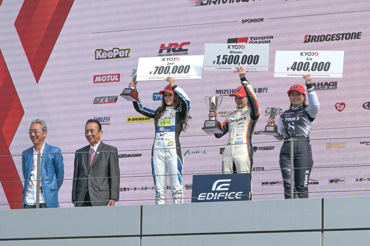 フォーミュラ2年目のKYOJO CUP開幕戦で富下李央菜が初優勝。F1アカデミー経験者の新人シコンテが表彰台獲得