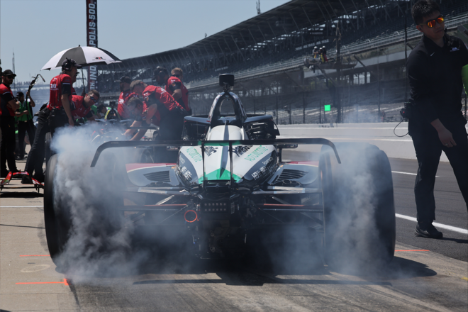 佐藤琢磨、インディ500初日はトラブルに苦戦。「トラブルが重なってトライしたことが分からなくなってしまった」