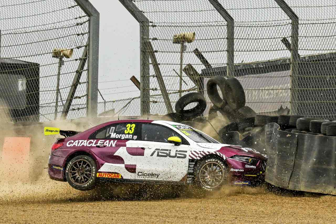 元王者サットンが節目の通算50勝。カローラGR Sportのテイラー・スミスも10年ぶり勝利／BTCC第2戦