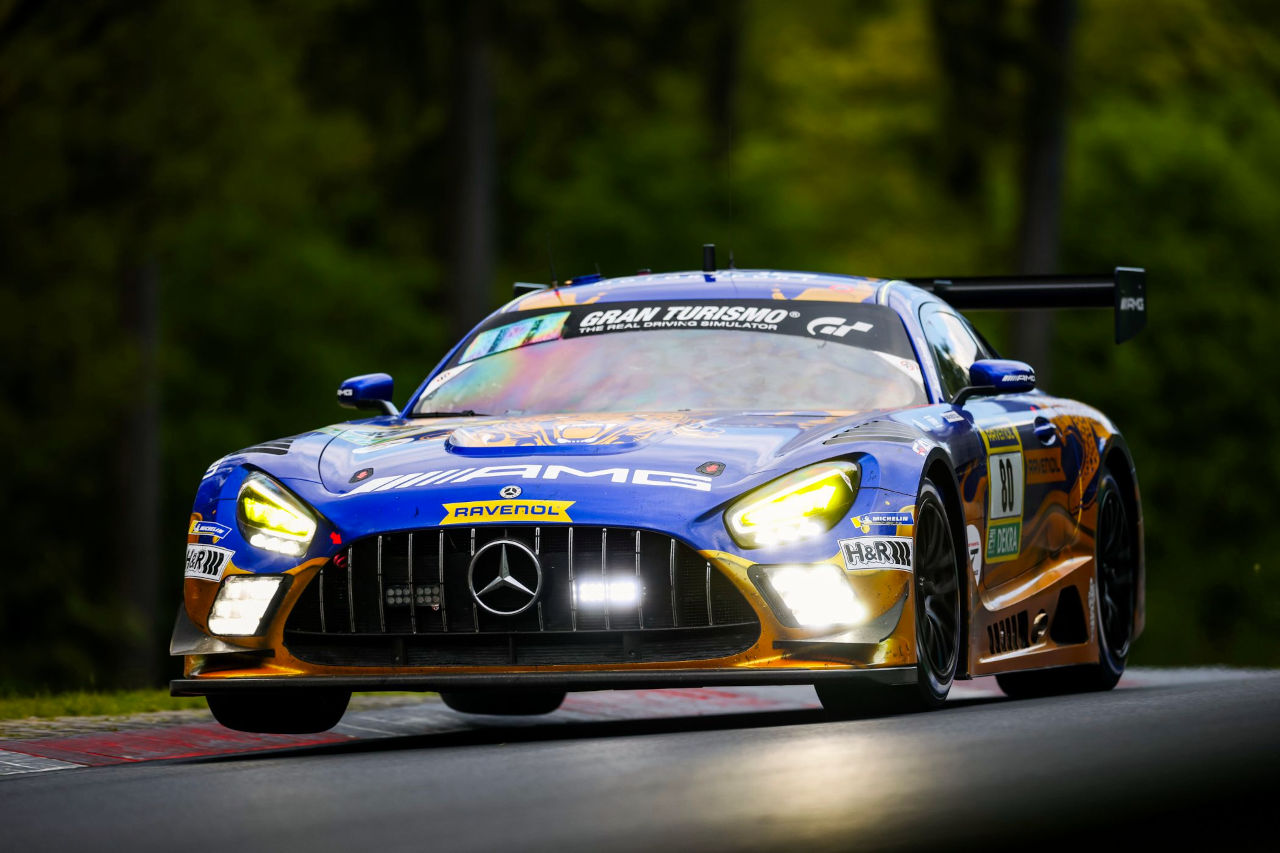 序盤からクラッシュが相次ぐなか、フェルスタッペン躍動。メルセデスAMGのワン・ツーを牽引【ニュルブルクリンク24時間／前半レポート】