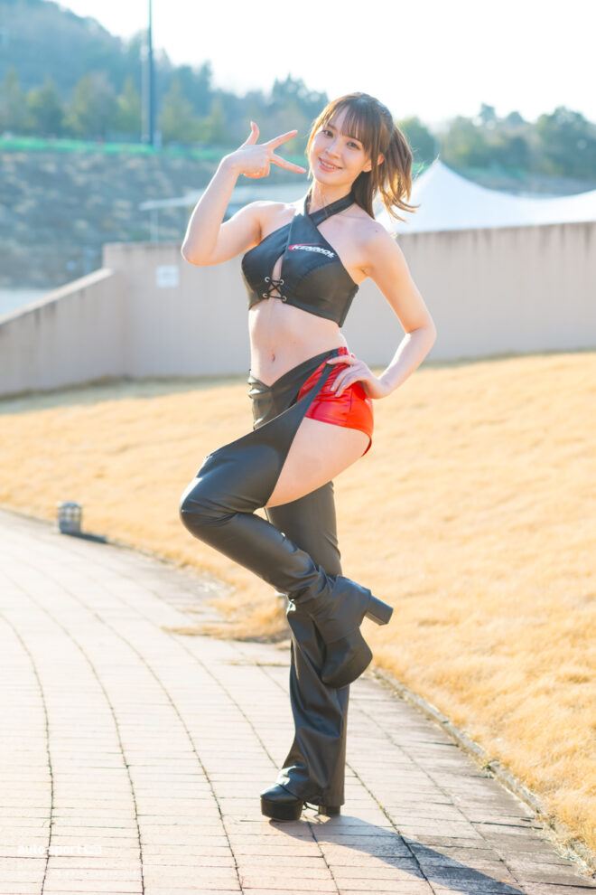 戸沢里美 KENNOL GIRL 2026年/スーパー耐久の写真①