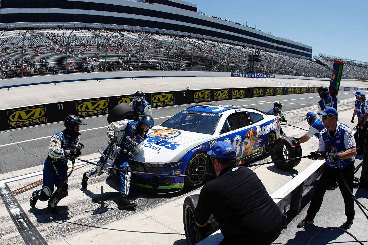 トヨタ陣営が完全制覇。デニー・ハムリンがポール・トゥ・ウインで自身2度目の祭典勝利／NASCARオールスター