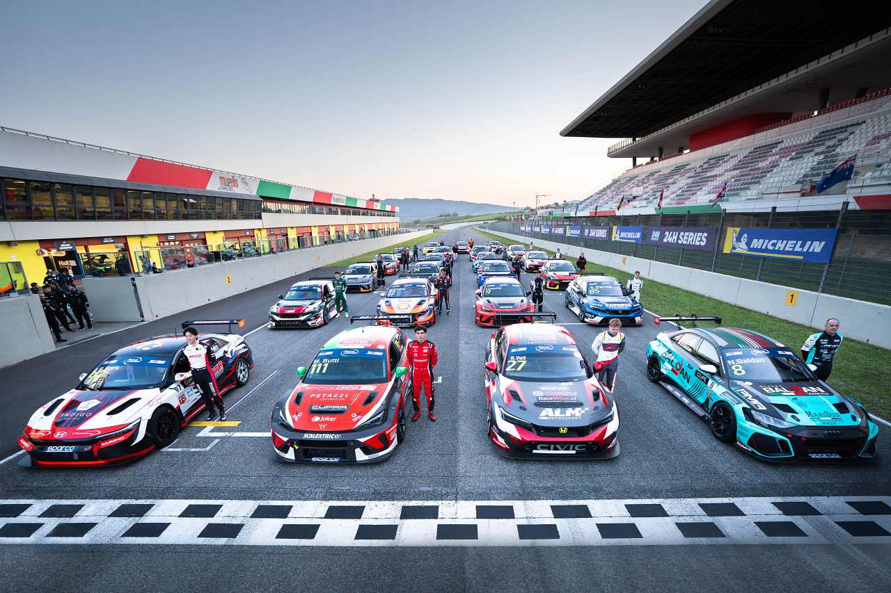 【WEEKLY ROUND UP】モンスタートラックの世界速度記録樹立／NASCAR界の超新星、祭典5位で覚醒へ