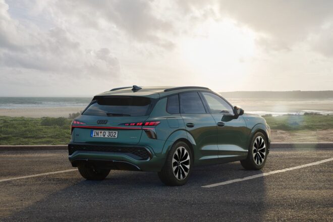 アウディ、コンパクトSUV『Q3』を刷新。最新のデジタルステージとコラム統合型シフターを採用