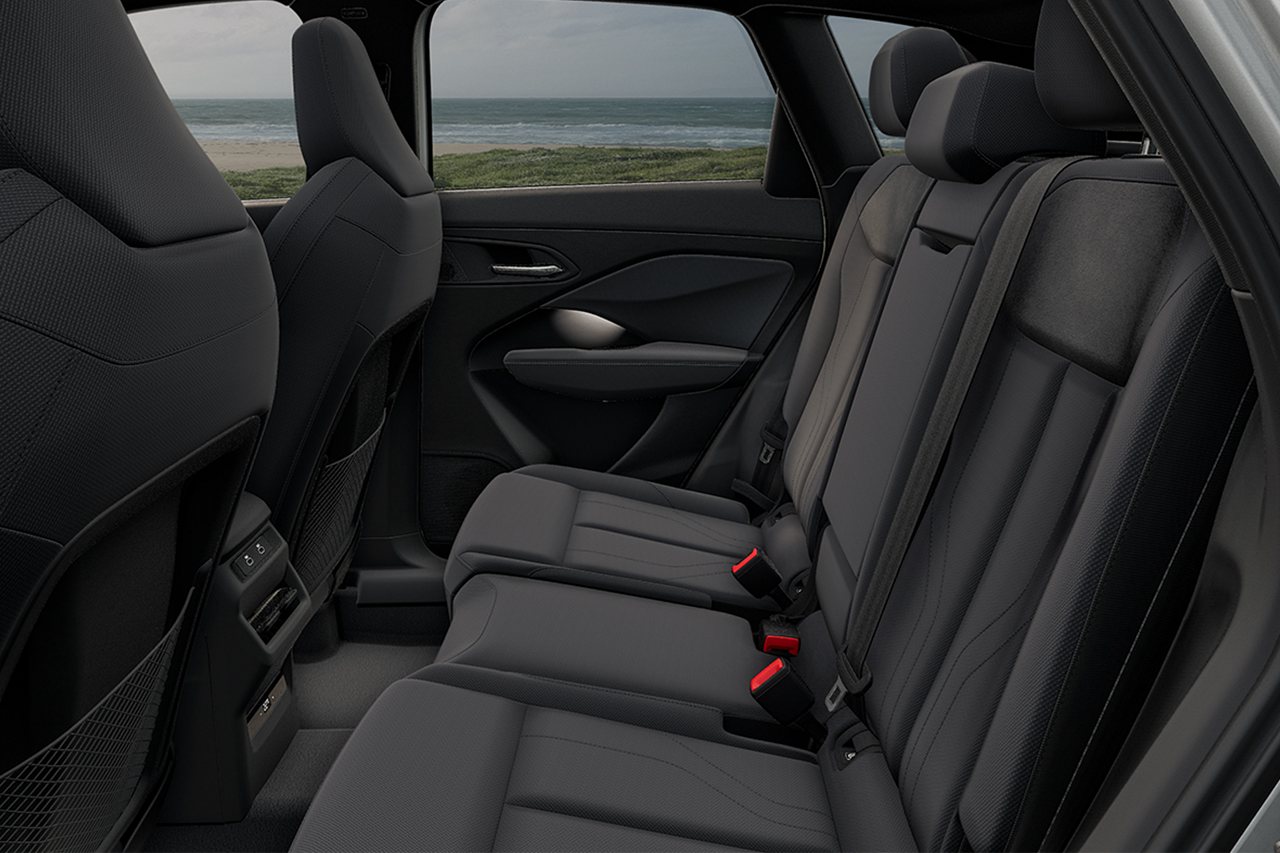 アウディ、コンパクトSUV『Q3』を刷新。最新のデジタルステージとコラム統合型シフターを採用