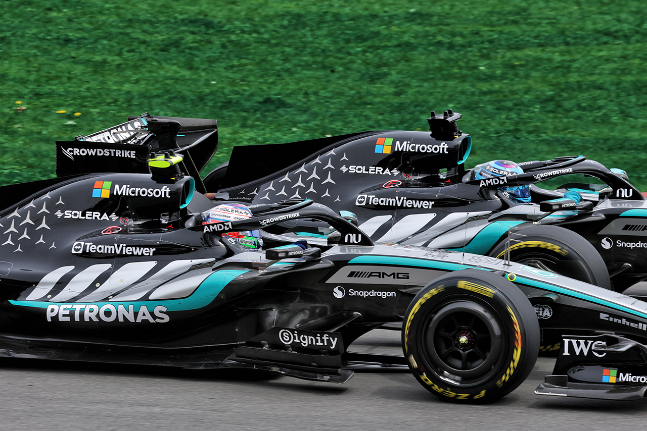 2026年F1第5戦カナダGPスプリント／ジョージ・ラッセル（メルセデス）とアンドレア・キミ・アントネッリ（メルセデス）の攻防