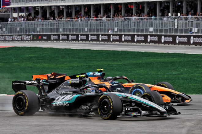 2026年F1第5戦カナダGPスプリント／ファイナルラップでランド・ノリス（マクラーレン）にアウトから仕掛けたアンドレア・キミ・アントネッリ（メルセデス）がコースオフ