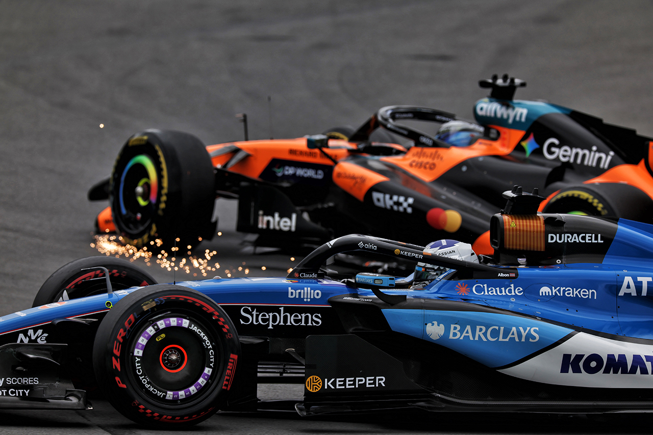 2026年F1第5戦カナダGP　アレクサンダー・アルボン（ウイリアムズ）とオスカー・ピアストリ（マクラーレン）の接触