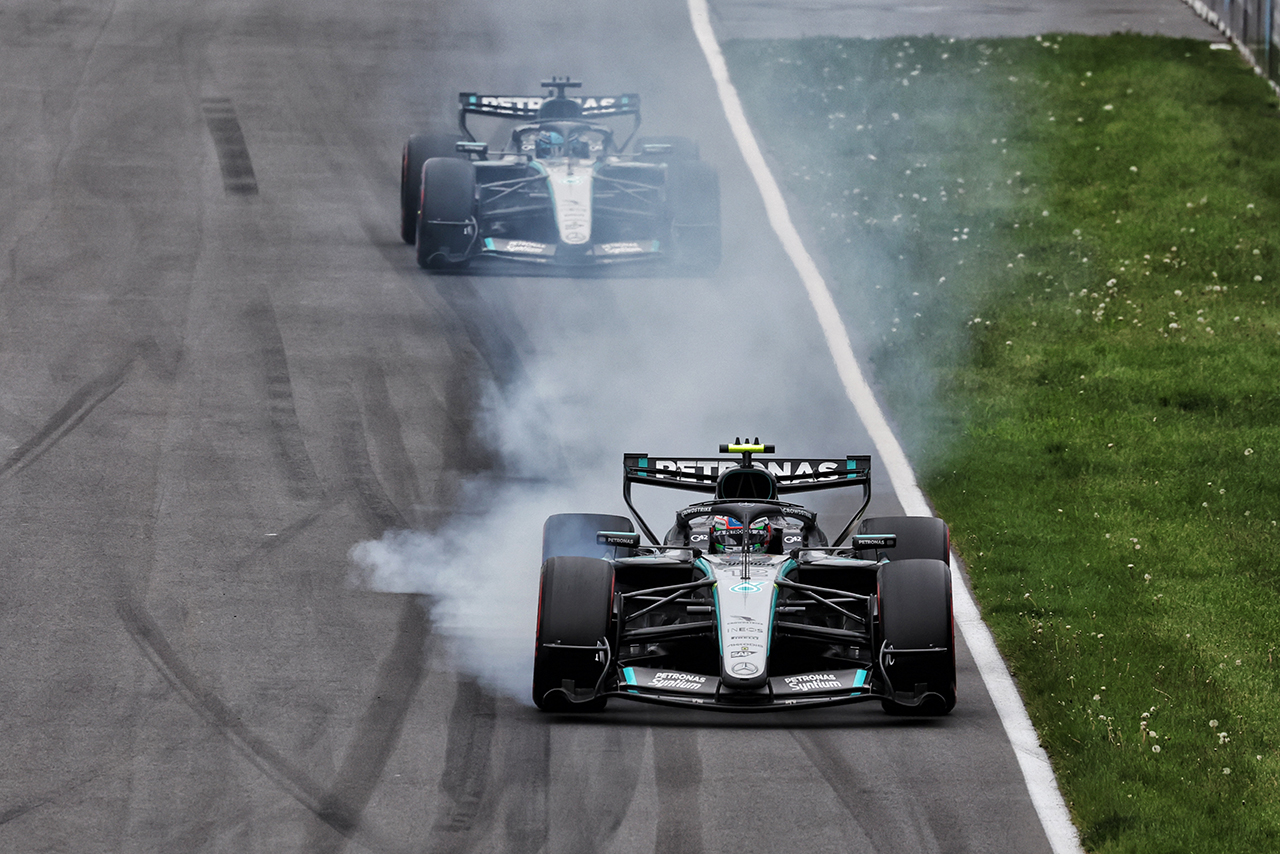 2026年F1第5戦カナダGP　ターン10でブレーキロックするアンドレア・キミ・アントネッリ（メルセデス）
