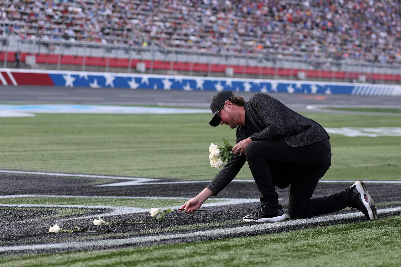 「カイルが誇りに思ってくれるようなレースを」ダニエル・スアレスが惜別の今季初勝利／NASCAR第13戦