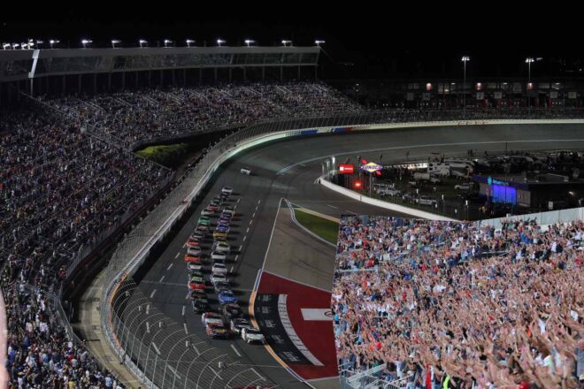 「カイルが誇りに思ってくれるようなレースを」ダニエル・スアレスが惜別の今季初勝利／NASCAR第13戦