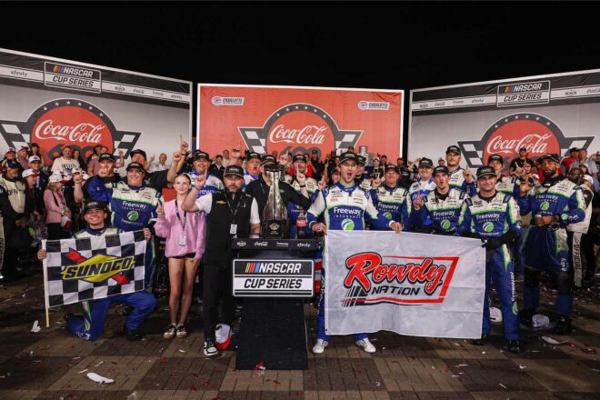 「カイルが誇りに思ってくれるようなレースを」ダニエル・スアレスが惜別の今季初勝利／NASCAR第13戦