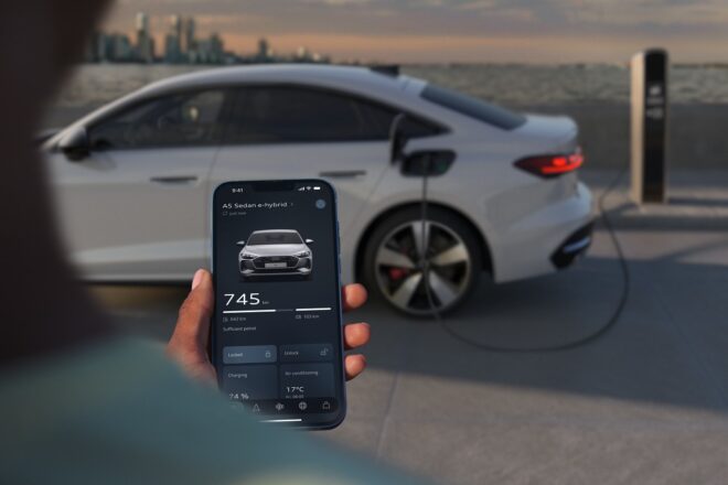アウディ、新世代の主力『A5』に初のPHEVを導入。システム最高出力367PS、EV走行換算距離100km超に