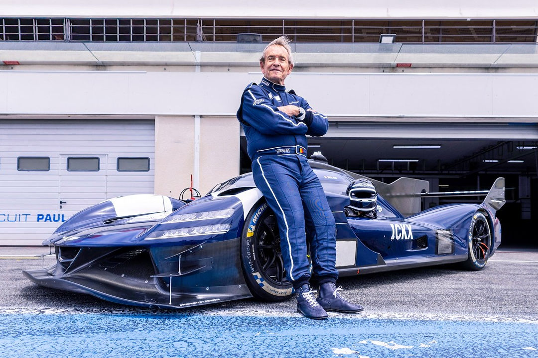 ル・マン通算6勝のレジェンド、ジャッキー・イクスがWECの最新ハイパーカー『ジェネシスGMR-001』を初ドライブ