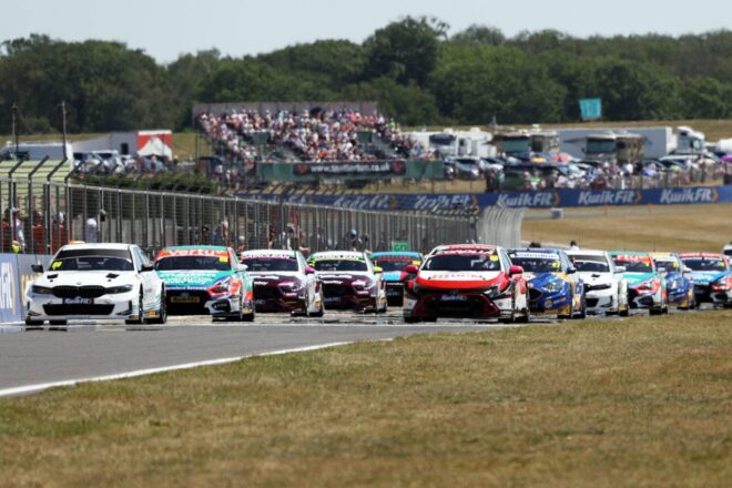 BMWが予選レース制覇から今季初勝利。トヨタの元王者シェドンも移籍後初の通算54勝目／BTCC第3戦