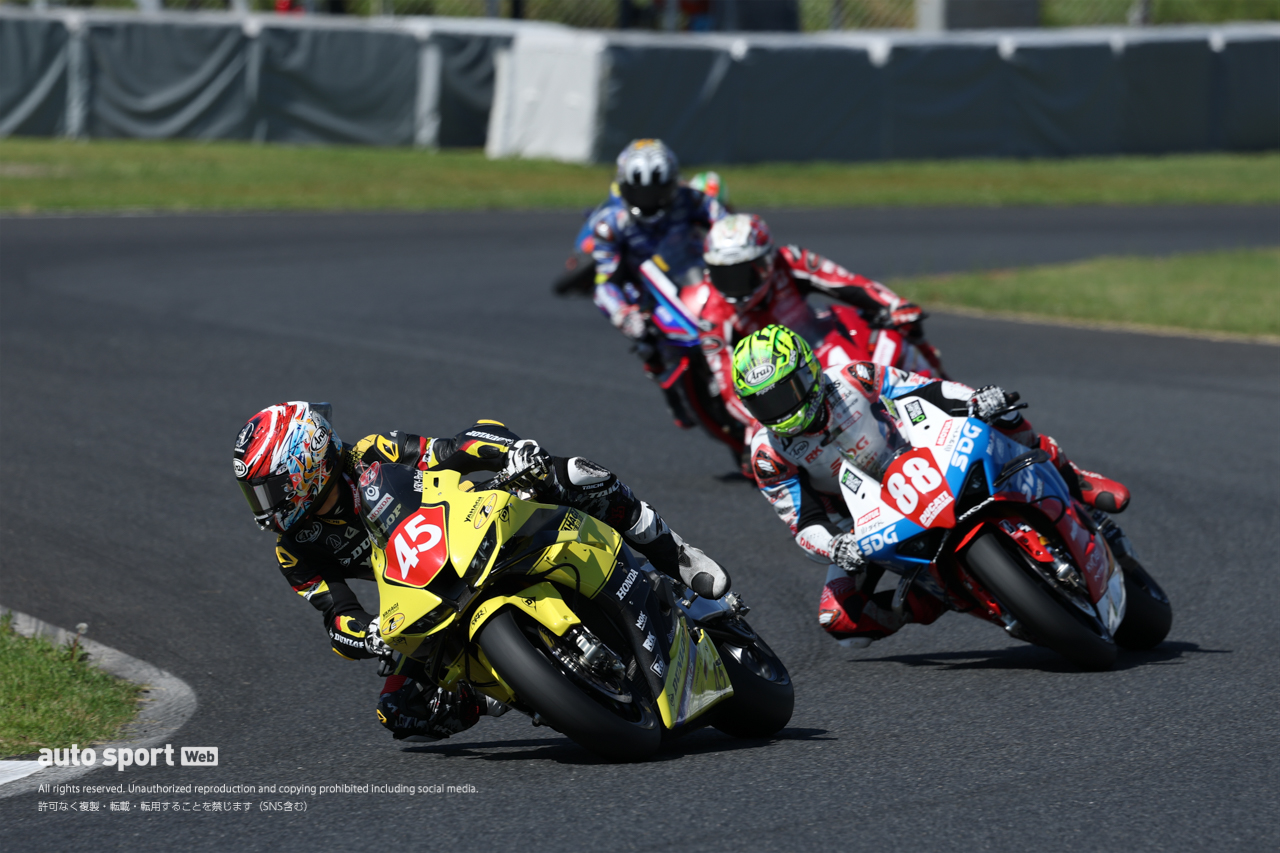 水野涼が開幕4連勝を達成。地元レースの中須賀は2位／全日本ロード第3戦オートポリス JSB1000レース1