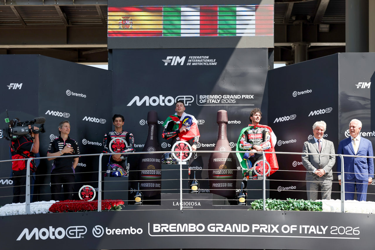 今季4勝目のベッツェッキが母国で念願の初優勝。アプリリアが地元で初の1-2飾る／第7戦イタリアGP
