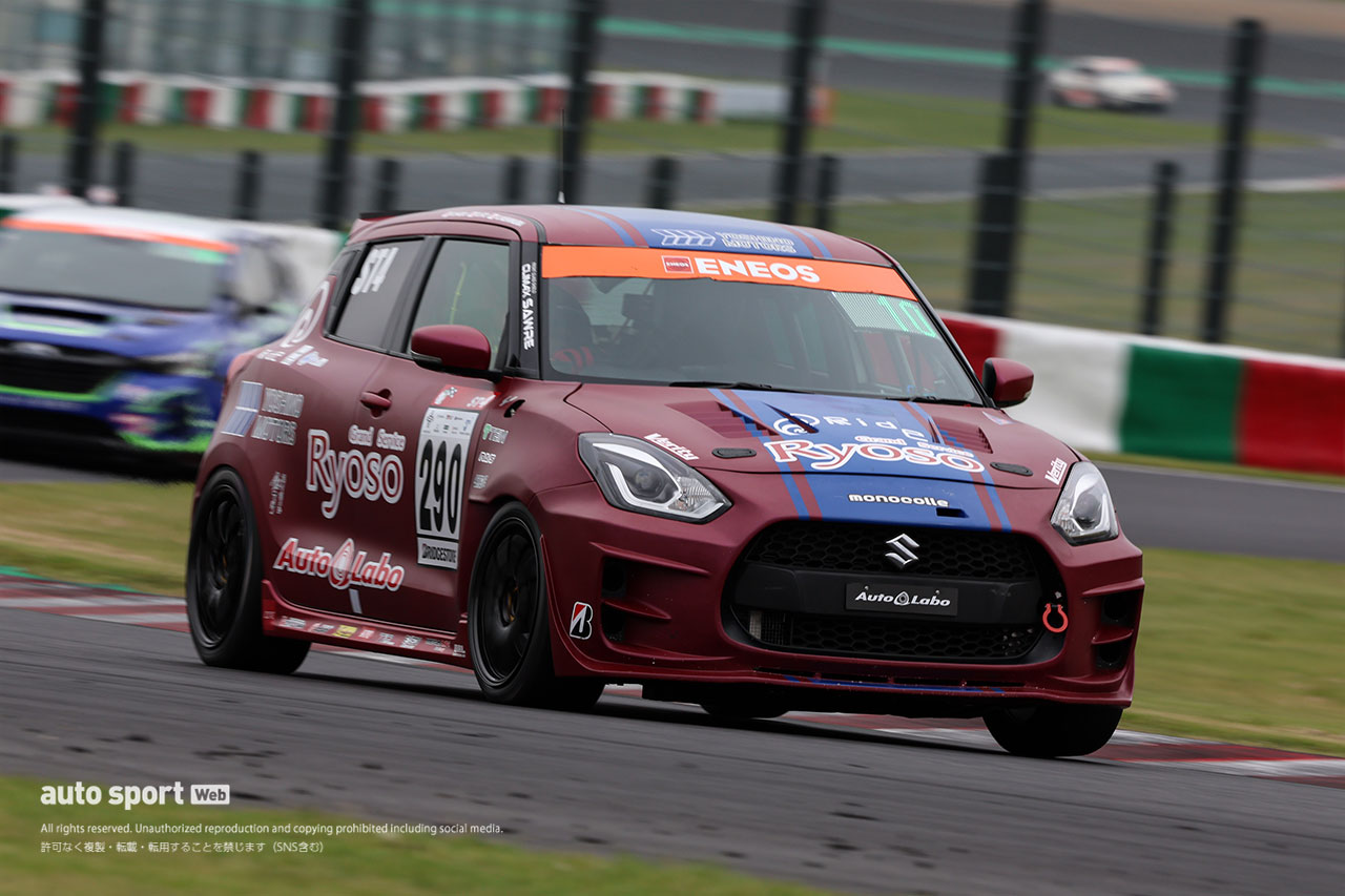 「スイフトスポーツはスズキが作った零戦」クラス唯一のFFターボでの挑戦にメーカーも熱視線【S耐マシンフォーカス】