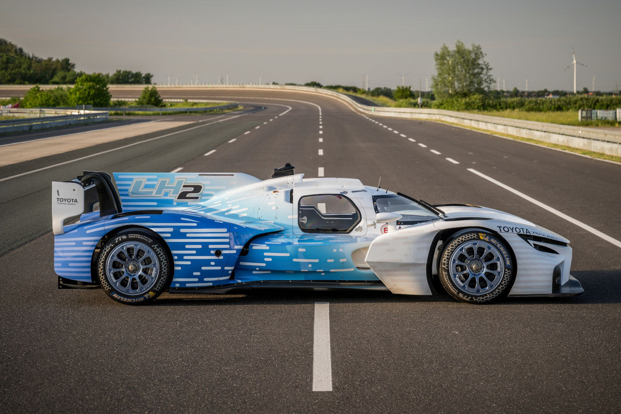 トヨタ、ル・マンで液体水素エンジン車『TR LH2レーシング・プロトタイプ』のデモランを初披露へ
