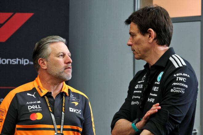 ザク・ブラウン（マクラーレンCEO）とトト・ウォルフ（メルセデスF1チーム代表）