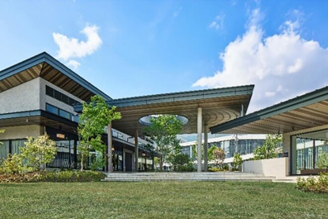 富士スピードウェイ西ゲートそばの複合商業施設『富士モータースポーツフォレストテラス』の5店舗が先行オープン