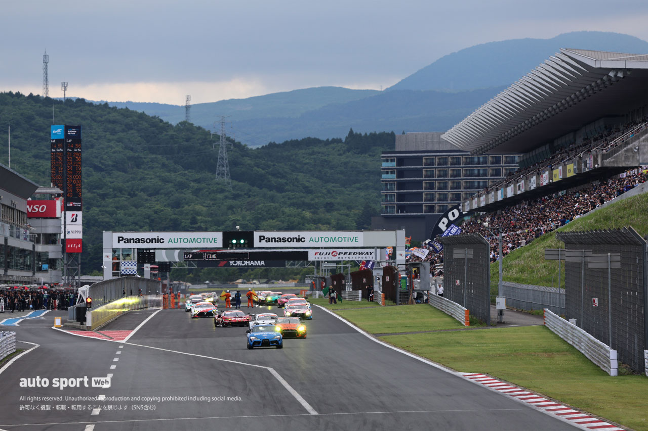 2026スーパー耐久第3戦富士24時間　決勝フォーメーションラップスタート