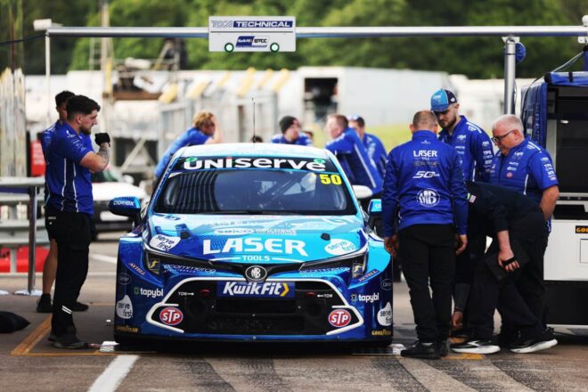 予選最速トヨタの“伏兵”は5秒加算で降格。フォードの元王者はキャリア屈指の圧倒的勝利／BTCC第4戦