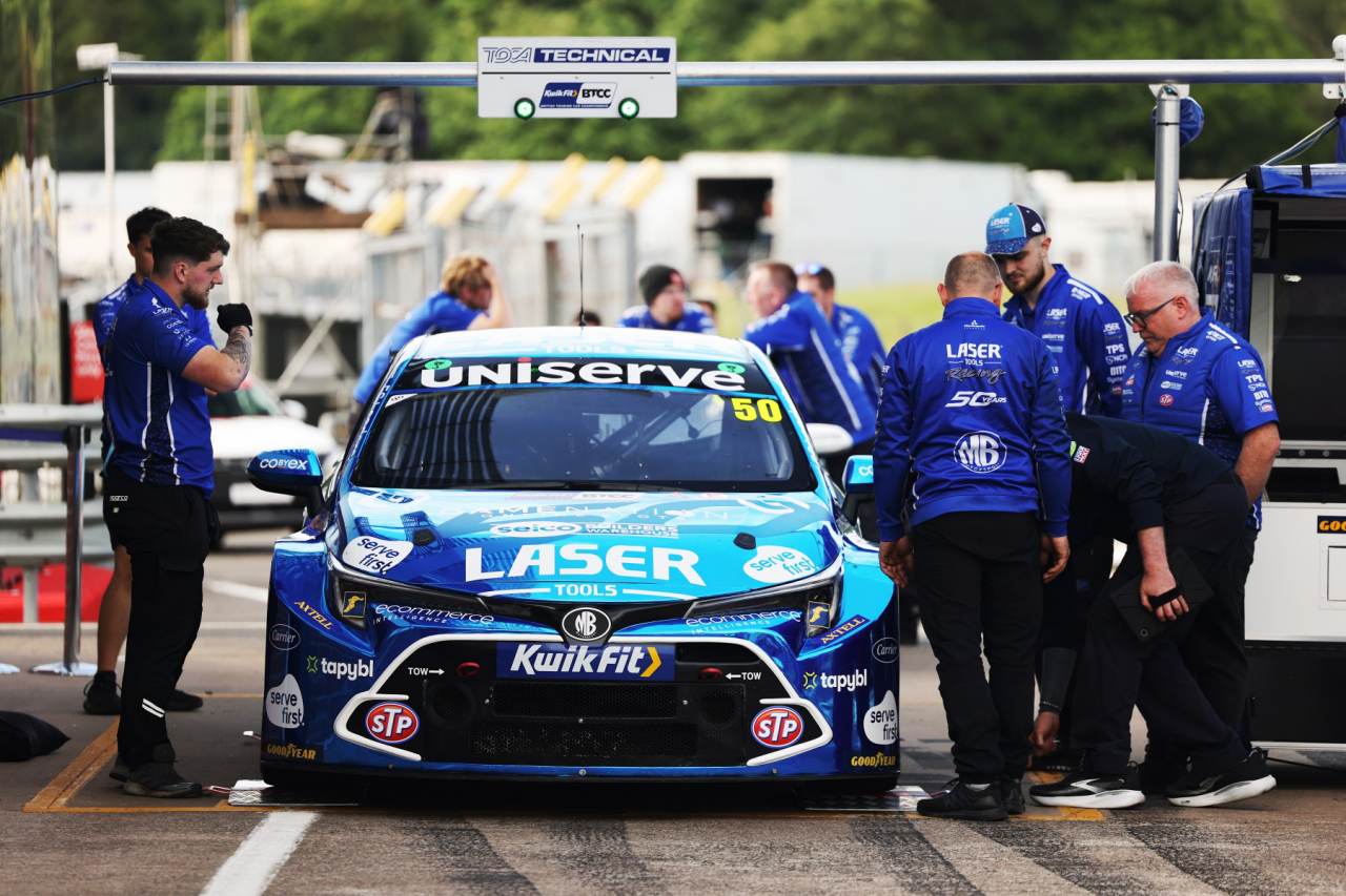 予選最速トヨタの“伏兵”は5秒加算で降格。フォードの元王者はキャリア屈指の圧倒的勝利／BTCC第4戦