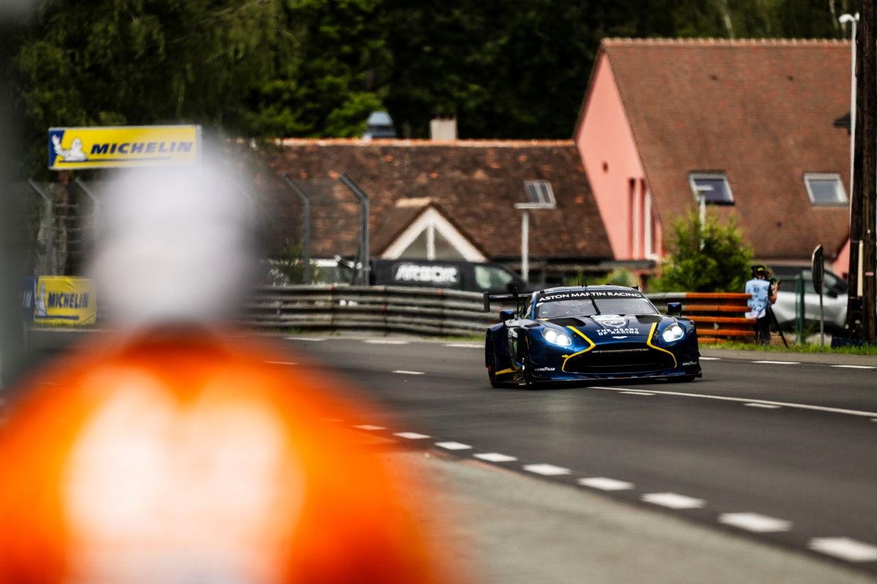 “早すぎた”キャデラックの最速タイム抹消／新参ジェネシスが3列目確保／フェラーリGT3勢の不安【ル・マン木曜日Topics】