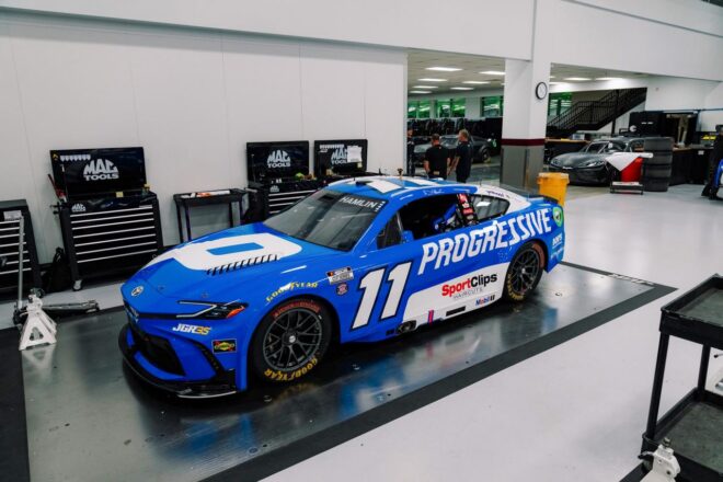 トヨタ陣営ウォーキンショーTWG代表がNASCAR拠点を視察「あらゆるものの規模が桁違いだ」／RSC