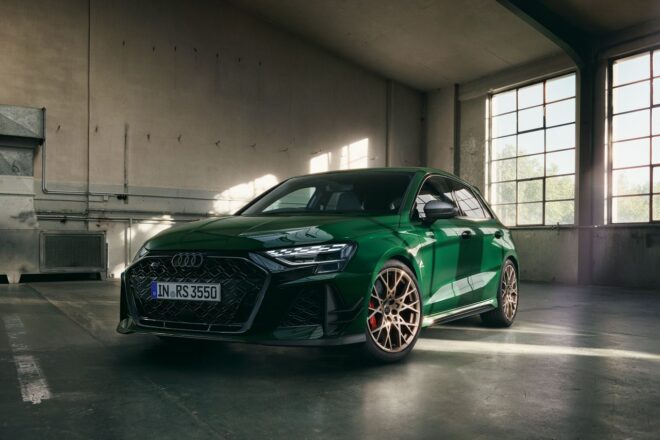 アウディ、最高峰『RS3』に直列5気筒エンジン誕生50周年記念の限定車“competition limited”を導入