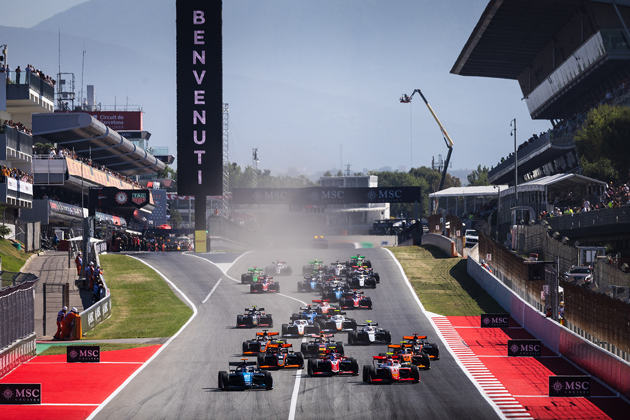 FIA F3第3戦バルセロナ　スプリントレースのスタート