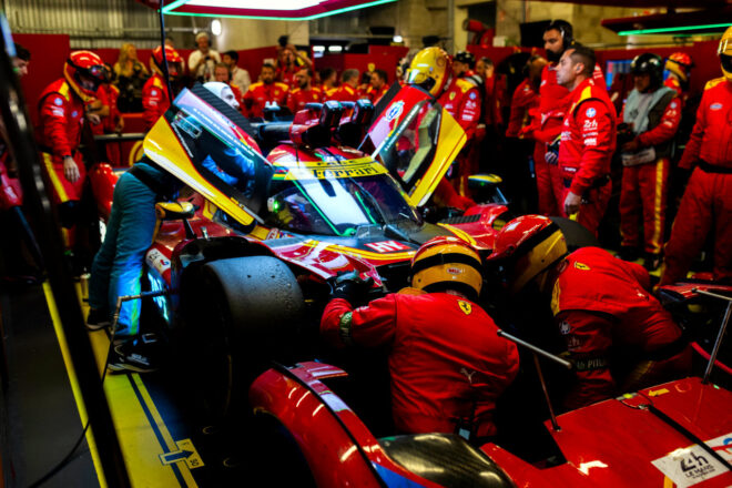 首位トヨタをキャデラックが逆転、ハートレーが痛恨のコースオフ。跳ね馬1台にトラブル／ル・マン決勝12時間後