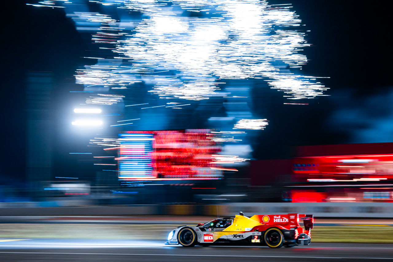 首位トヨタをキャデラックが逆転、ハートレーが痛恨のコースオフ。跳ね馬1台にトラブル／ル・マン決勝12時間後