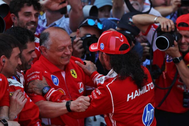 フレデリック・バスール代表＆ルイス・ハミルトン（フェラーリ）