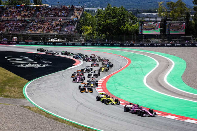 2026年FIA F2第5戦バルセロナ　フィーチャーレースのスタート