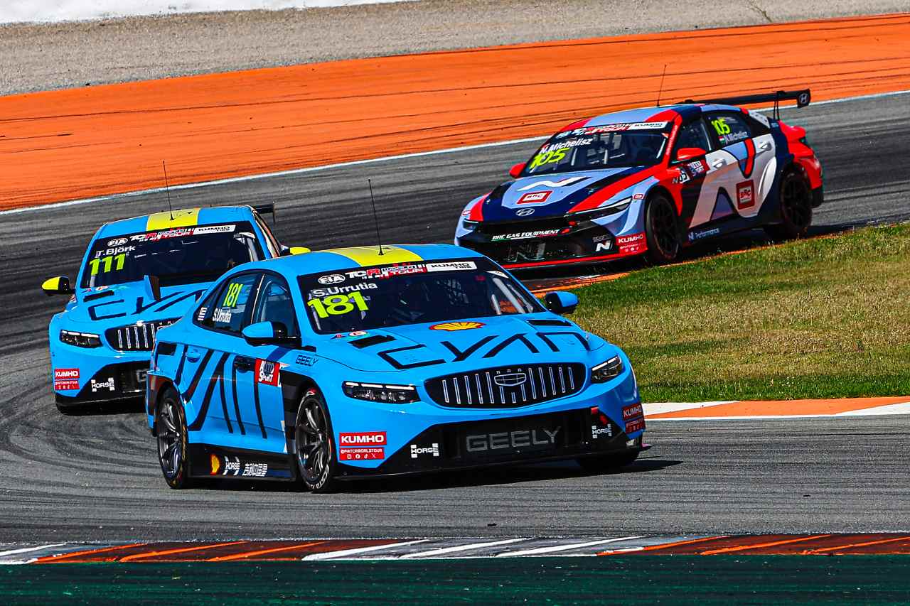 新生ジーリーが躍進。サンティアゴ・ウルティアが週末“スイープ”で3連勝／TCRワールドツアー第2戦