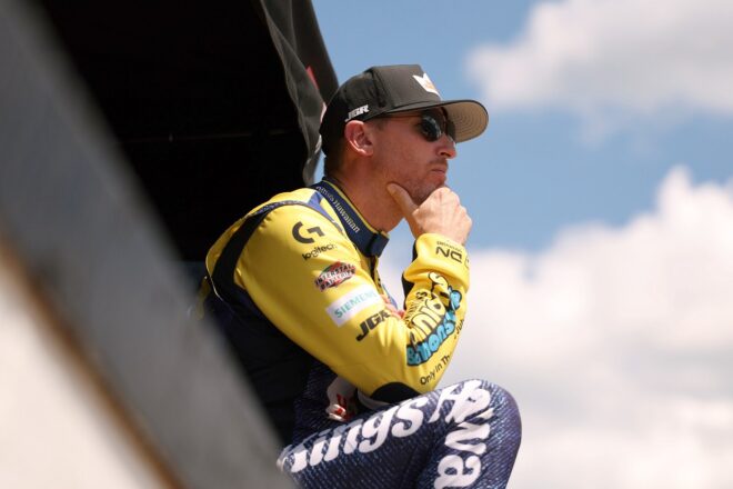 デニー・ハムリンが得意のポコノで無双。同地8勝目、フルタイム21年目で初の3連勝／NASCAR第16戦
