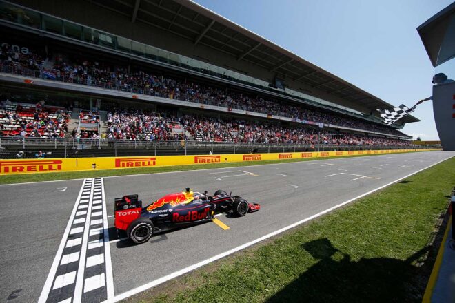 F1にタイヤを供給するピレリが選手権通算500戦目を迎える。歴史を振り返る記念本を出版