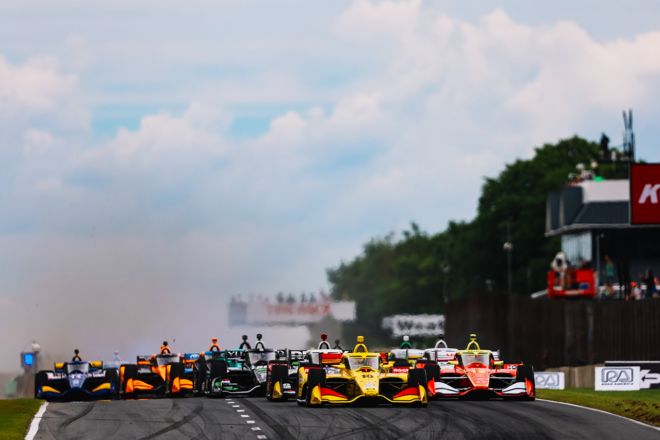 最後尾からの大逆転。逆境を跳ね除けたルンガーがキャリア3勝目／インディカー第10戦